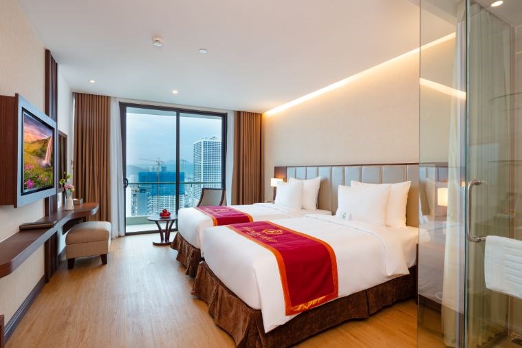 Grand Deluxe Balcony Partial Sea View